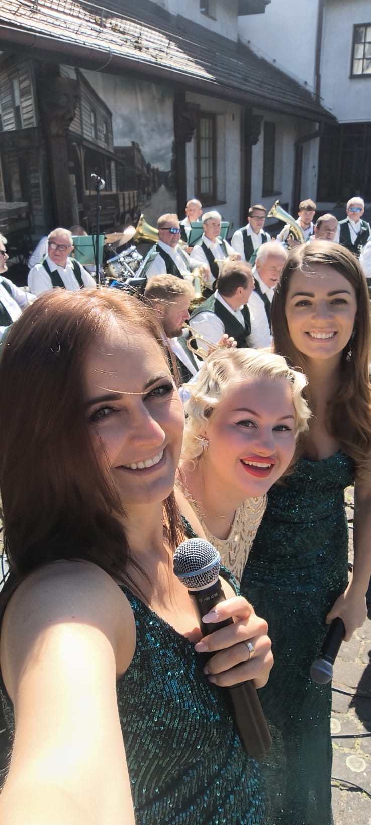 Wyjątkowy koncert na terenie Domu Pomocy Społecznej im. Papieża Jana Pawła II w Gorzycach - zdjęcie 7