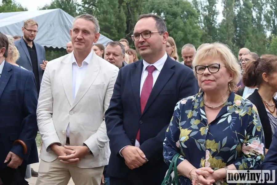 Uroczyste otwarcie odnowionego parku w Sławikowie - zdjęcie 10