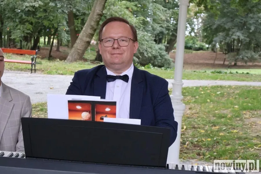 Uroczyste otwarcie odnowionego parku w Sławikowie - zdjęcie 8